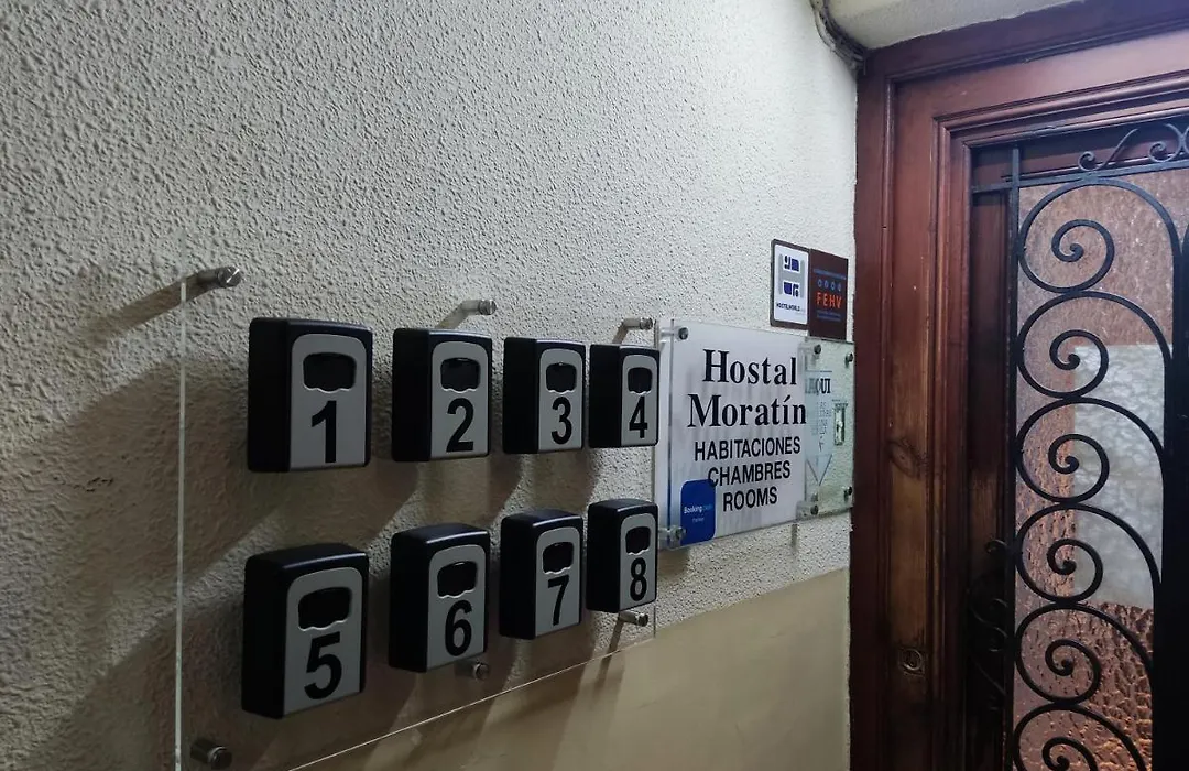 Pensión Moratin-1